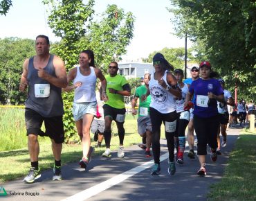 Runners in Groundwork Lawrence's Spicket River Greenway 5K, 2015